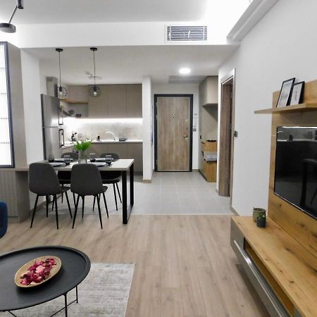 Sky Side Luxury Condo Скопье Экстерьер фото