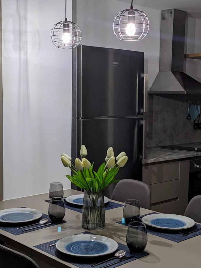 Sky Side Luxury Condo Скопье Экстерьер фото