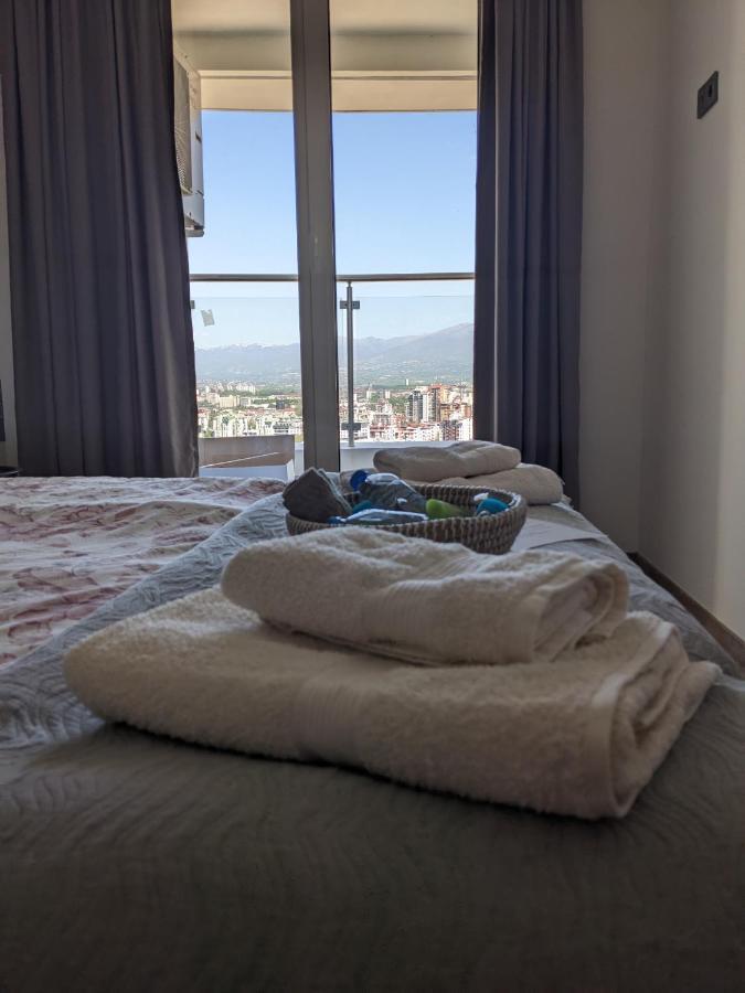 Sky Side Luxury Condo Скопье Экстерьер фото